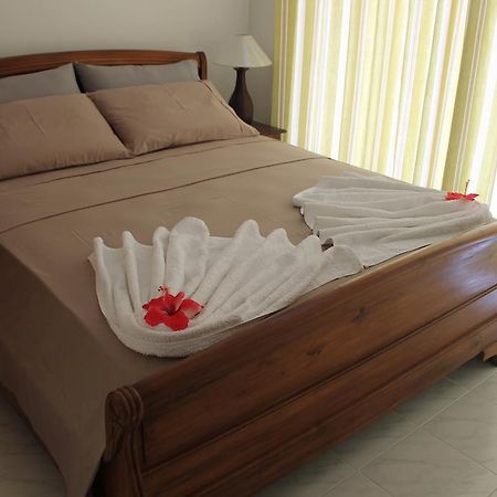 Central Self Catering Apartments Felicite Island Kamer foto