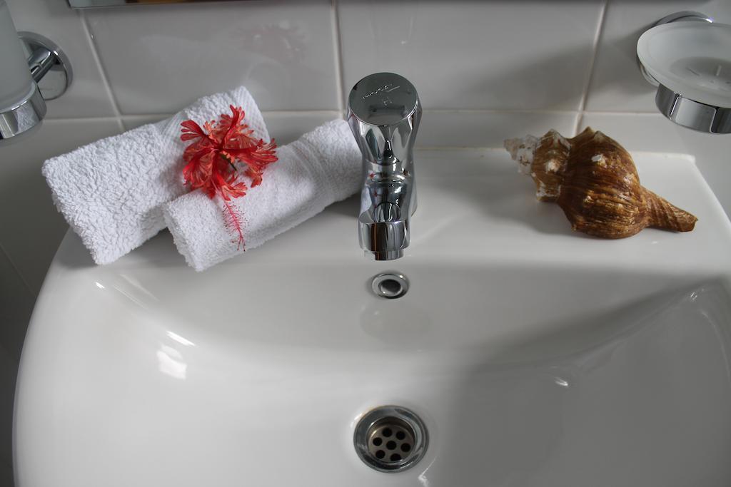 Central Self Catering Apartments Felicite Island Kamer foto