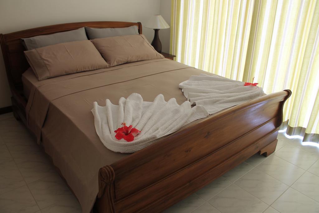 Central Self Catering Apartments Felicite Island Kamer foto