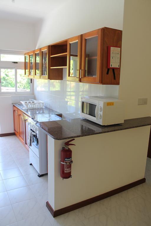 Central Self Catering Apartments Felicite Island Kamer foto